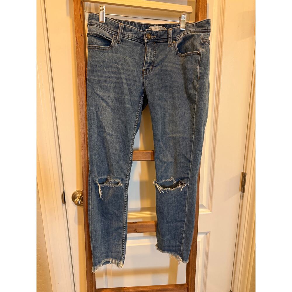 Free People- distressed Jeans- Size 28